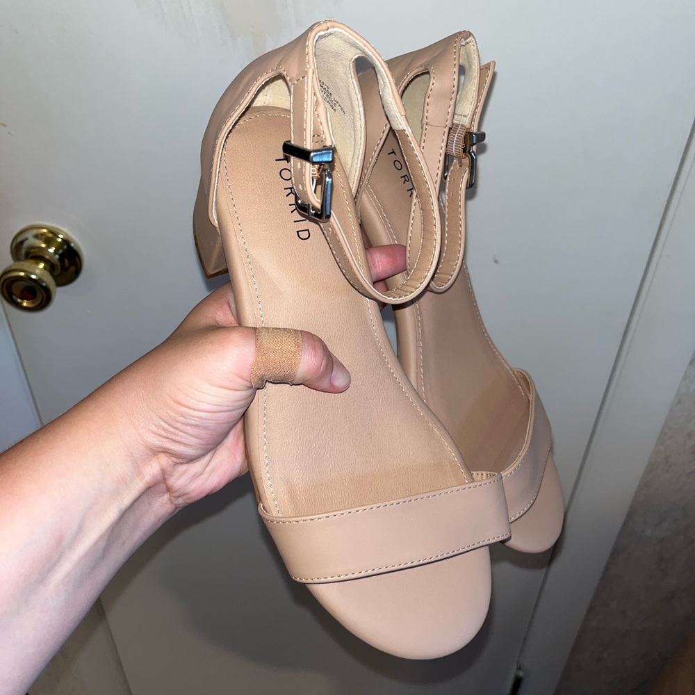 Nude sandal
